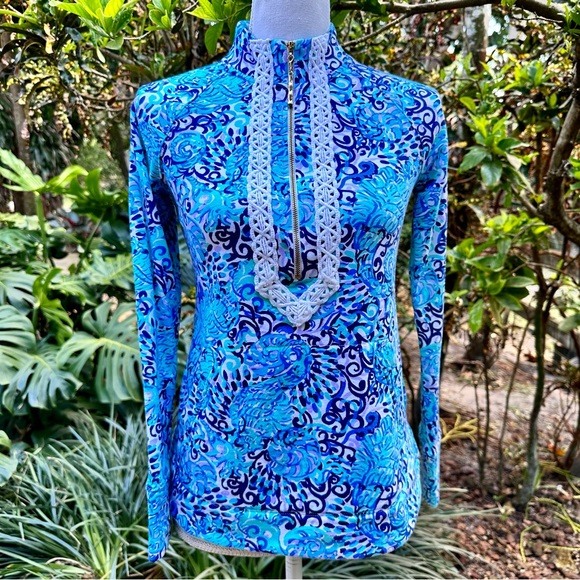 Lilly Pulitzer Janie Popover in Light Aqua spritz. - Picture 5 of 8